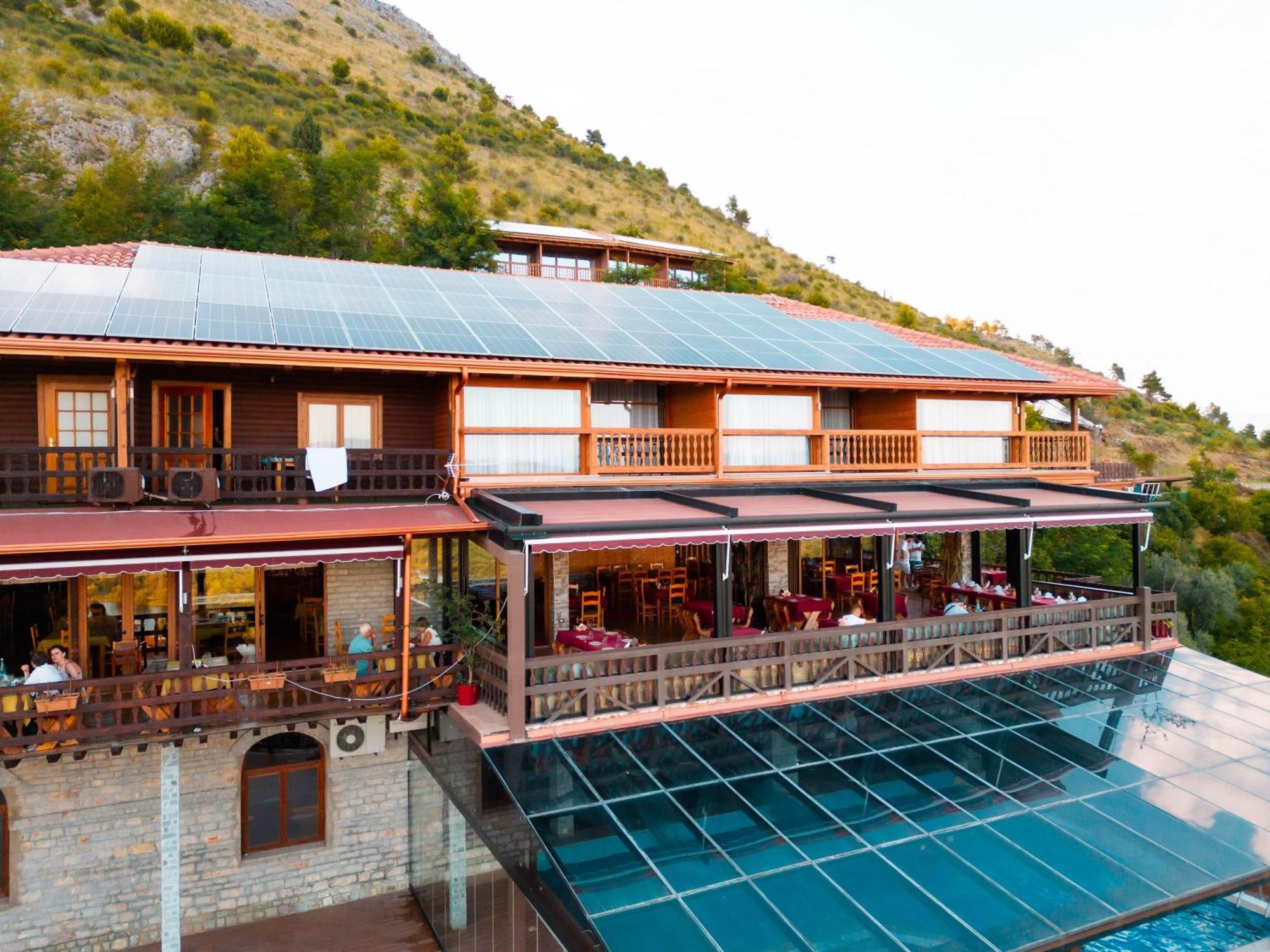 Hotel Shpija E Gjyshit Canaj المظهر الخارجي الصورة