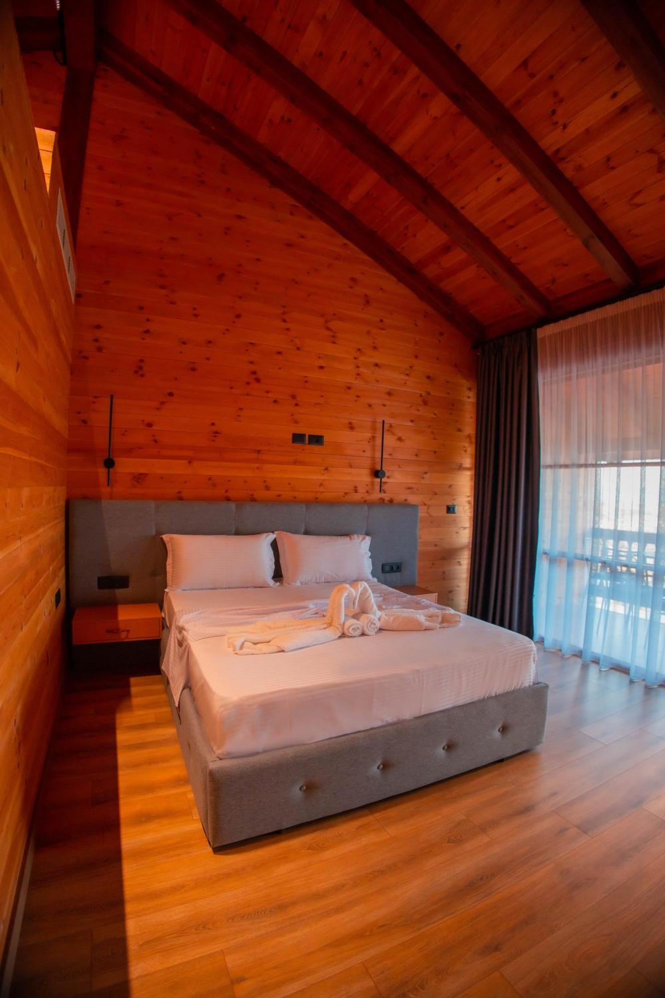 Hotel Shpija E Gjyshit Canaj المظهر الخارجي الصورة