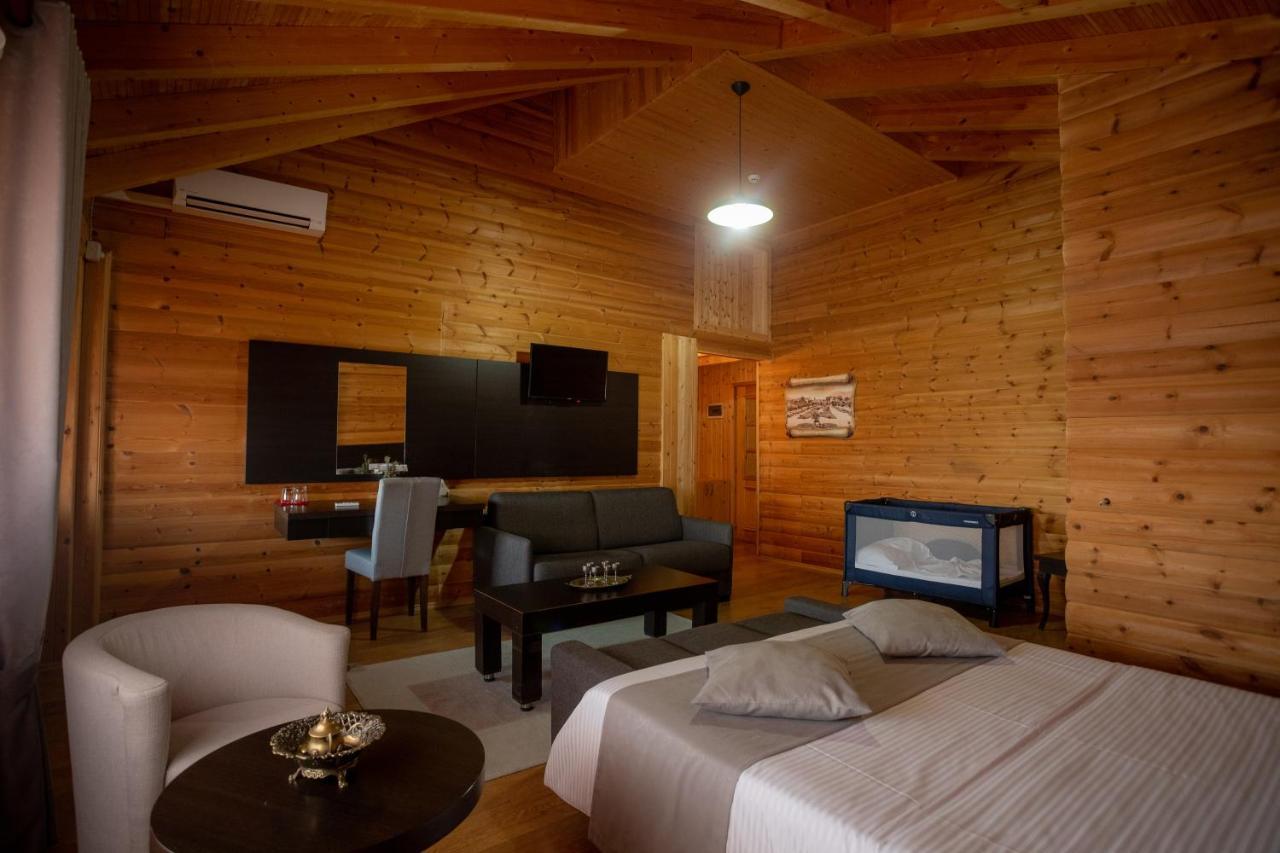Hotel Shpija E Gjyshit Canaj المظهر الخارجي الصورة