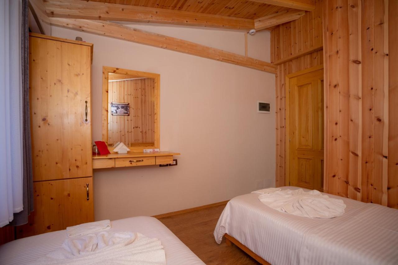 Hotel Shpija E Gjyshit Canaj المظهر الخارجي الصورة