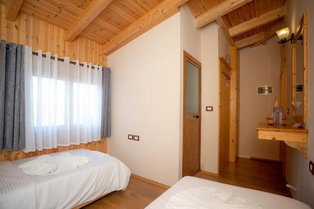 Hotel Shpija E Gjyshit Canaj المظهر الخارجي الصورة