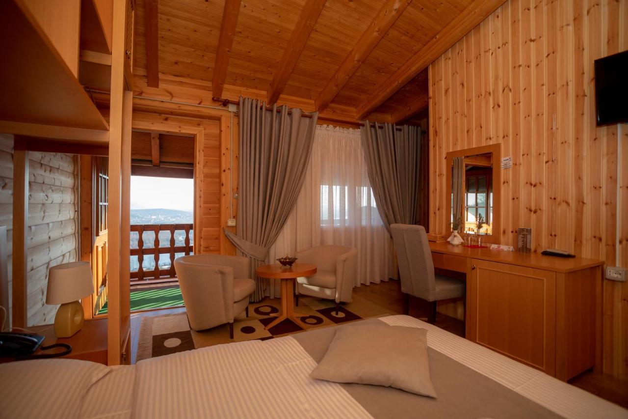 Hotel Shpija E Gjyshit Canaj المظهر الخارجي الصورة