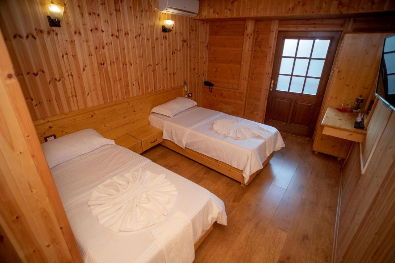 Hotel Shpija E Gjyshit Canaj المظهر الخارجي الصورة