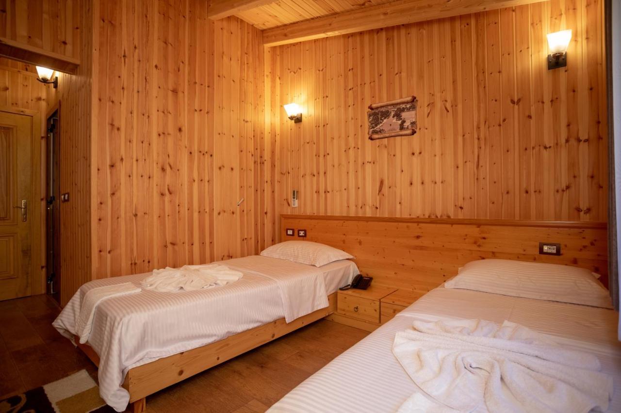 Hotel Shpija E Gjyshit Canaj المظهر الخارجي الصورة