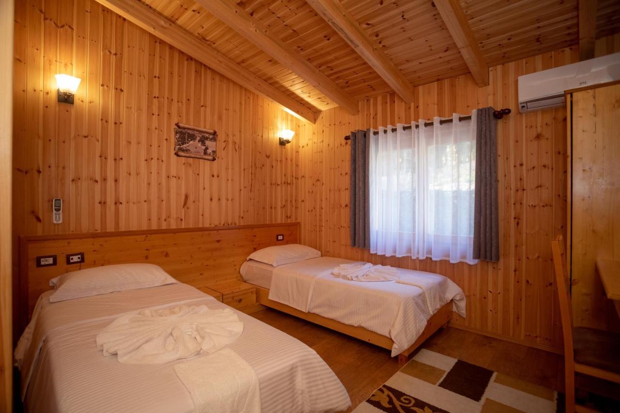 Hotel Shpija E Gjyshit Canaj المظهر الخارجي الصورة